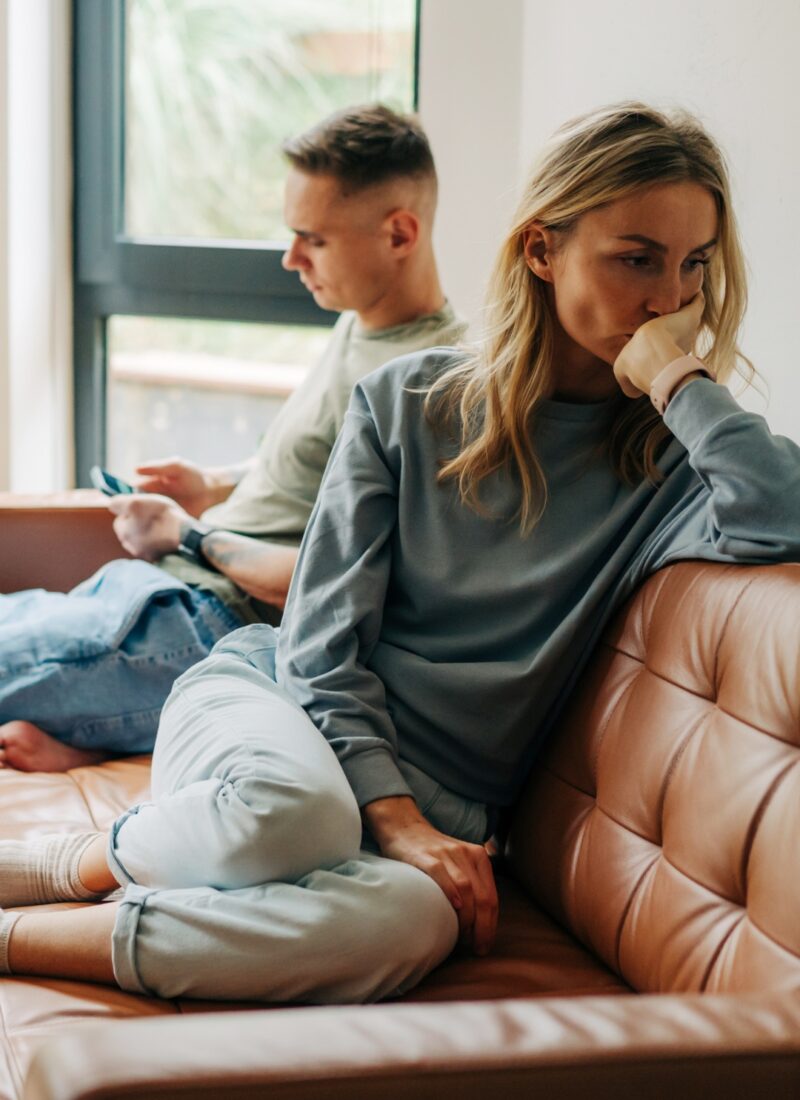5 Easy Ways To Tell If A Girl Doesn’t Like You